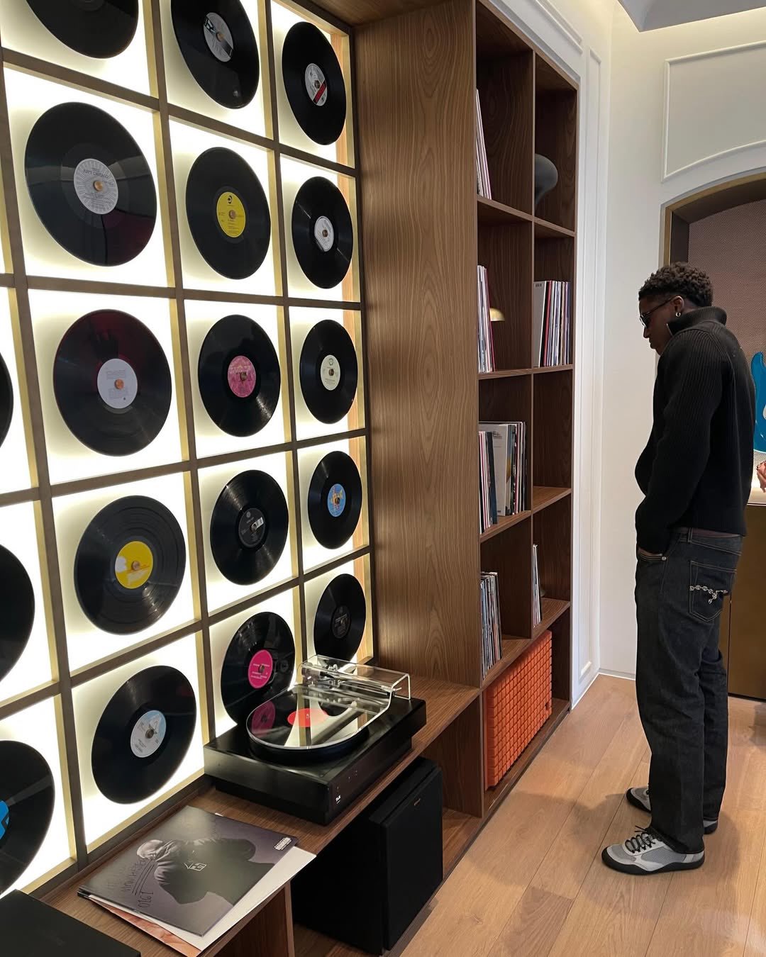Kobbie Mainoo Vinyl Listening cover