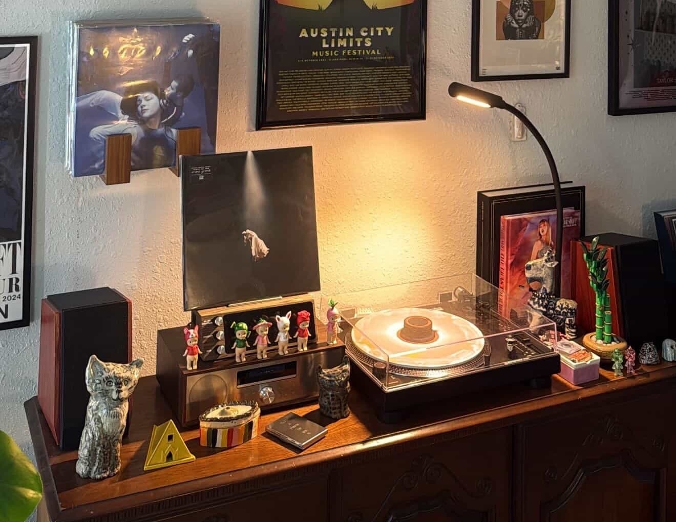 addictedto.vinyl’s setup cover