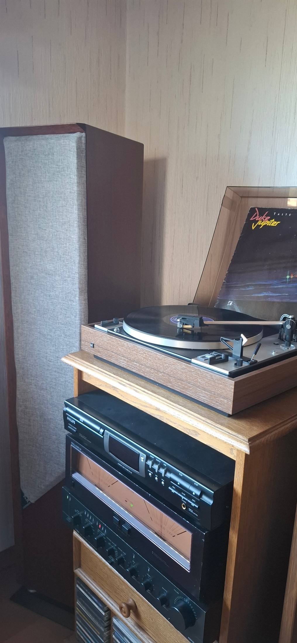 Erik's vintage wood Setup cover